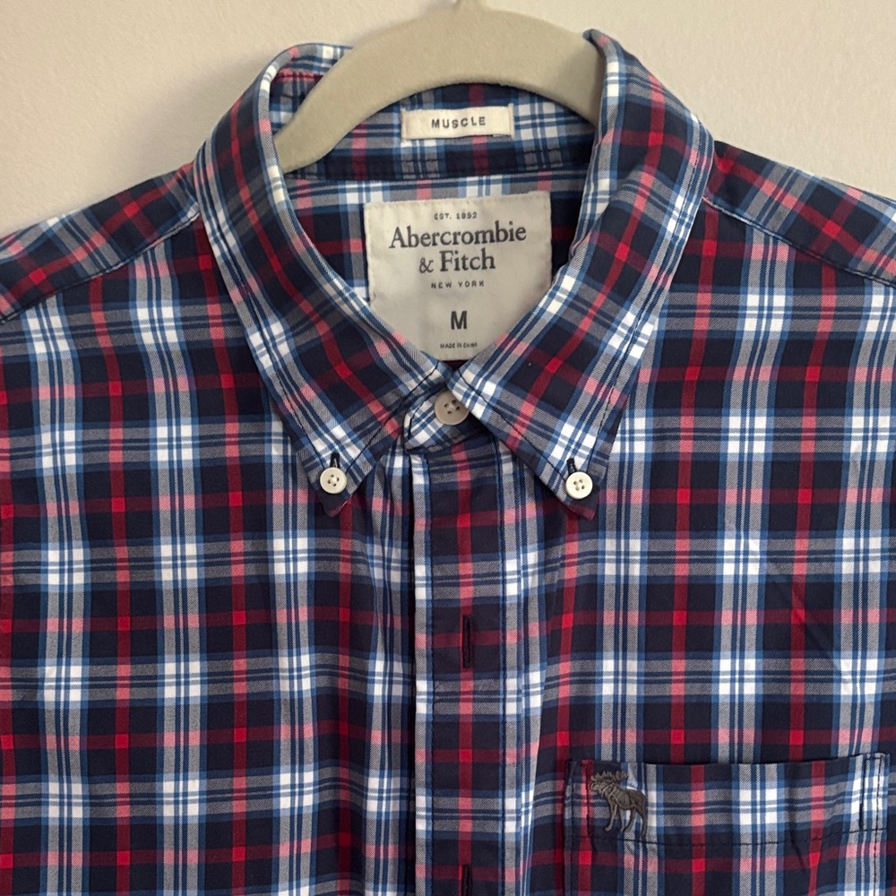 🛍️ Abercrombie & Fitch Men's Red Plaid Shirt